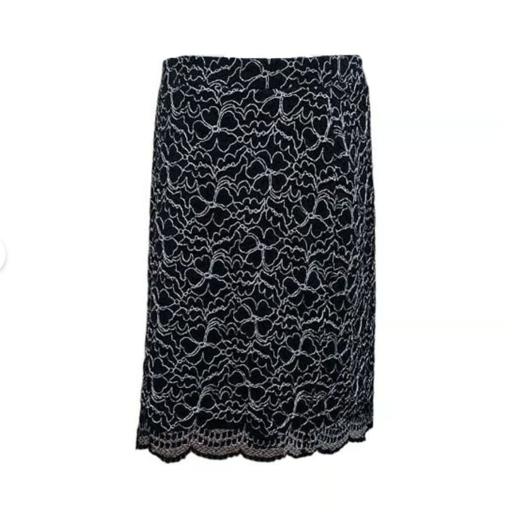 NWT Elle Black Floral Embroidered Pull On Skirt Size 10 Career Minimalist